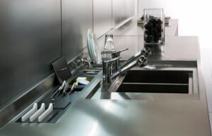 Read more about the article Cozinha de aço inox: Vantagens e desvantagens